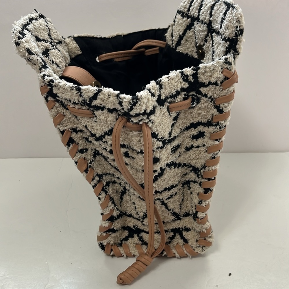 Universal Thread Drawstring Crossbody Sherpa Bag … - image 8